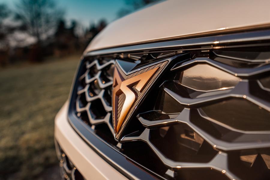 Логотип Cupra Ateca by ABT 2018 года  (фото 7 из 22)